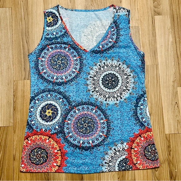 Medallion Print Vneck Tank Top - M - Picture 1 of 7
